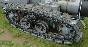 File:Ruston crawler tractor working model.JPG