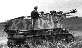 A 10.5cm leFH 18 (Sf.) auf GW-39H(f) self-propelled gun in France