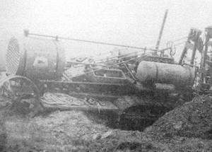 File:Articulated chassis made of two Bullock tractors back to back July 1915 experiment.jpg