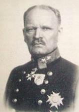 https://upload.wikimedia.org/wikipedia/commons/thumb/f/fb/Carl-Gustaf_Hammarskj%C3%B6ld.JPG/225px-Carl-Gustaf_Hammarskj%C3%B6ld.JPG