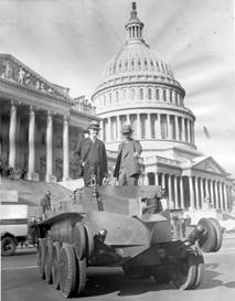 Демонстрация нового танка у стен Капитолия. Кристи активно использовал прессу для продвижения своих машин - Патриарх | Военно-исторический портал Warspot.ru